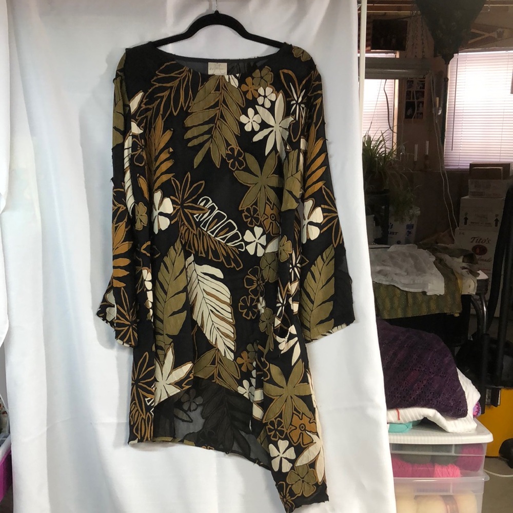 Women’s Semi-sheer Tunic